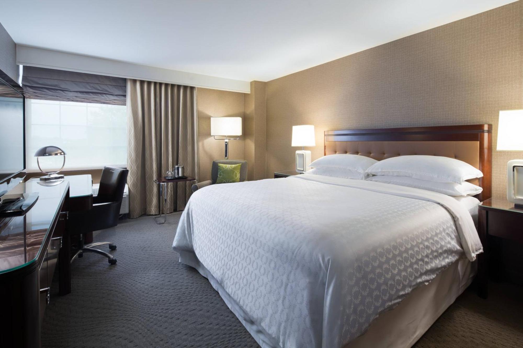 Hotel Sheraton Pittsburgh Airport 4*
