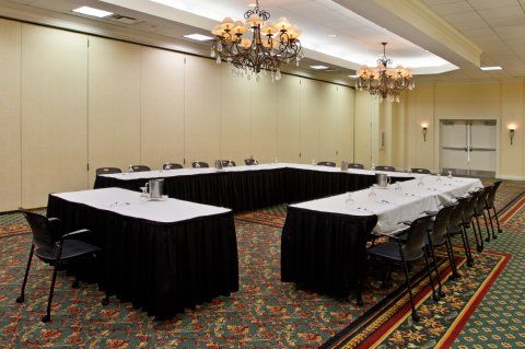 Sheraton Pittsburgh Airport 4*